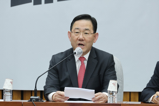 주호영 국민의힘 원내대표가 4일 오전 국회에서 열린 당 원내대책회의에서 발언하고 있다.<연합뉴스>